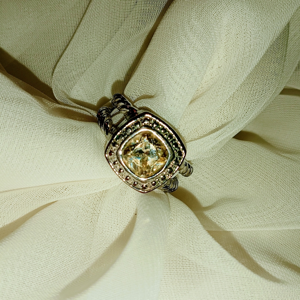 Elegant Silver and Yellow Stone Women's Ring